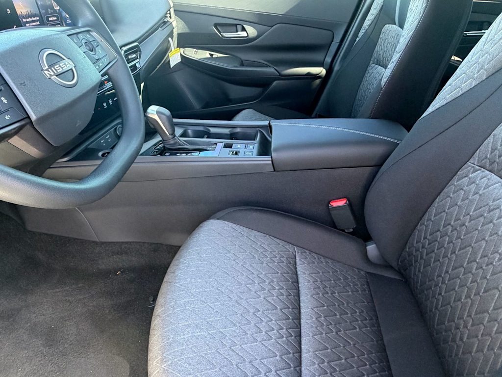 Thumbnail: 2026 Nissan Sentra - 10
