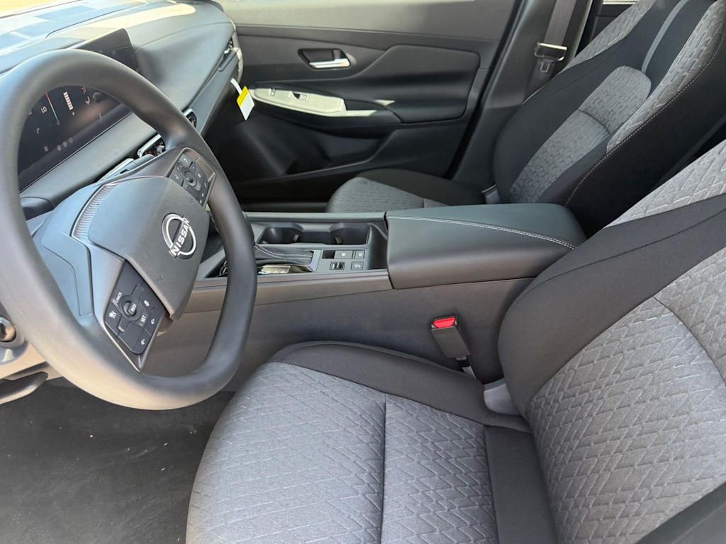 Thumbnail: 2026 Nissan Sentra - 6