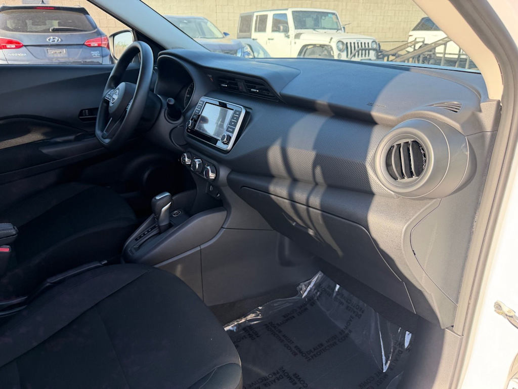Thumbnail: 2025 Nissan Kicks - 9