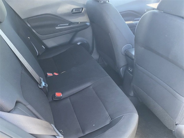 2025 Nissan Kicks S 10