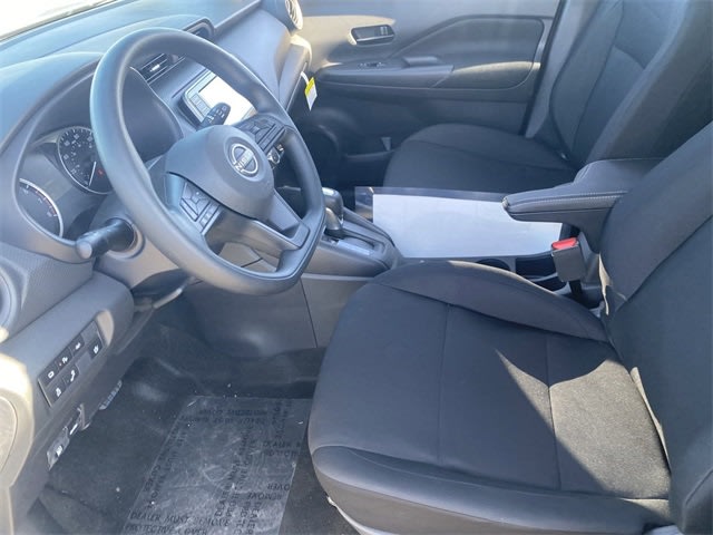 2025 Nissan Kicks S 19