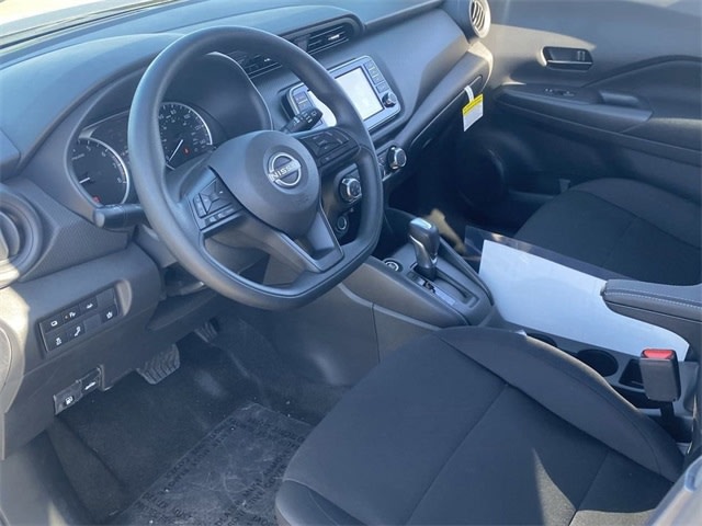 2025 Nissan Kicks S 2