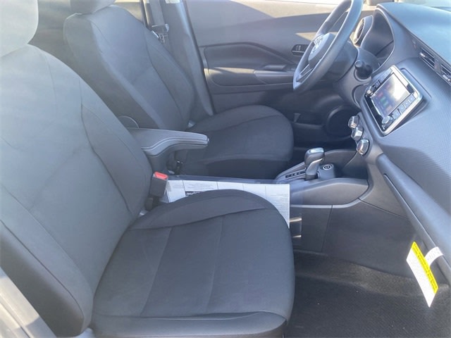 2025 Nissan Kicks S 8
