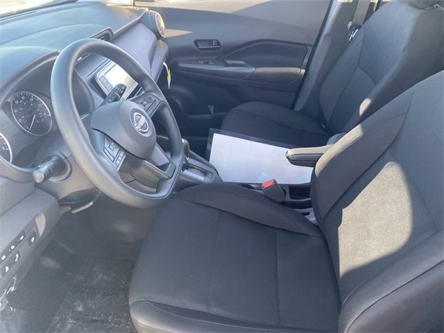 2025 Nissan Kicks S 20