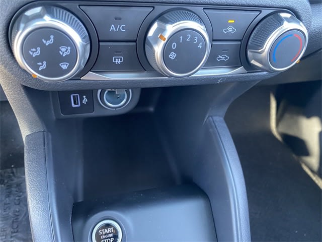 2025 Nissan Kicks S 24