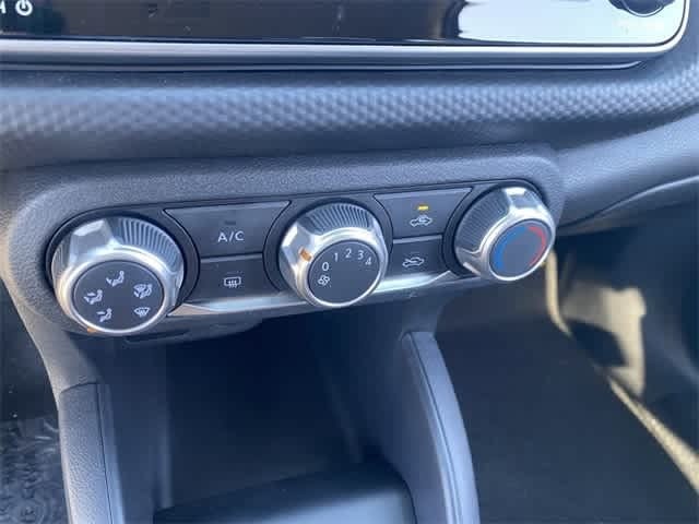 Thumbnail: 2025 Nissan Kicks - 25