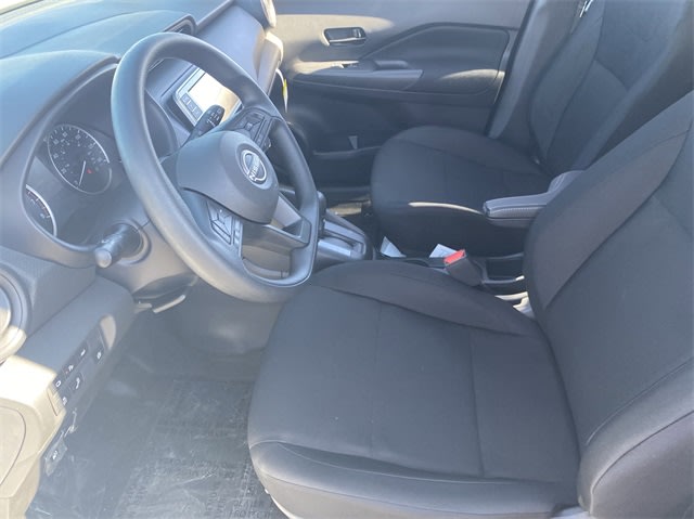 2025 Nissan Kicks S 19