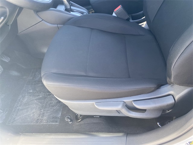 2025 Nissan Kicks S 20