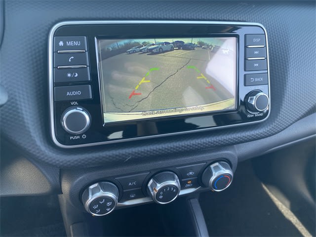 2025 Nissan Kicks S 22