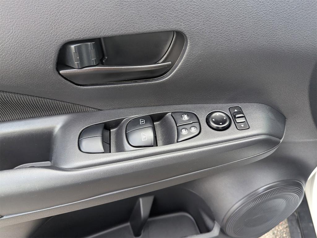 Thumbnail: 2021 Nissan Kicks - 30