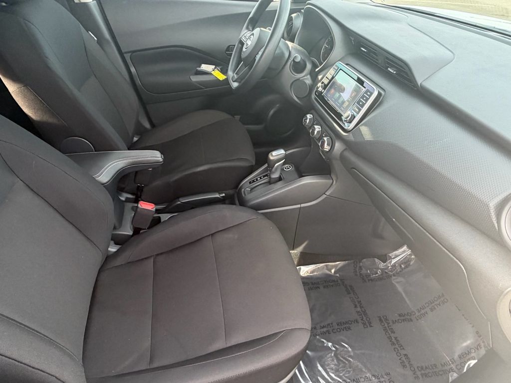 Thumbnail: 2025 Nissan Kicks - 9