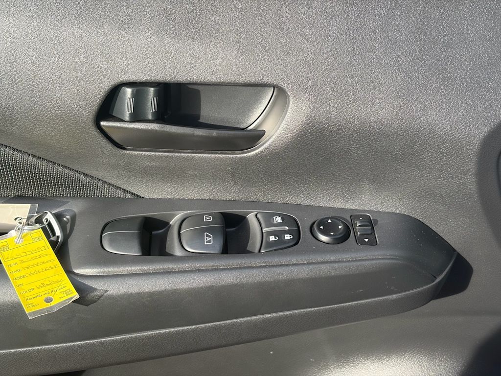 Thumbnail: 2025 Nissan Kicks - 15