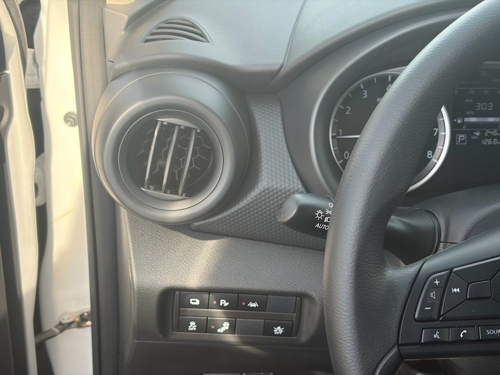 Thumbnail: 2025 Nissan Kicks - 21