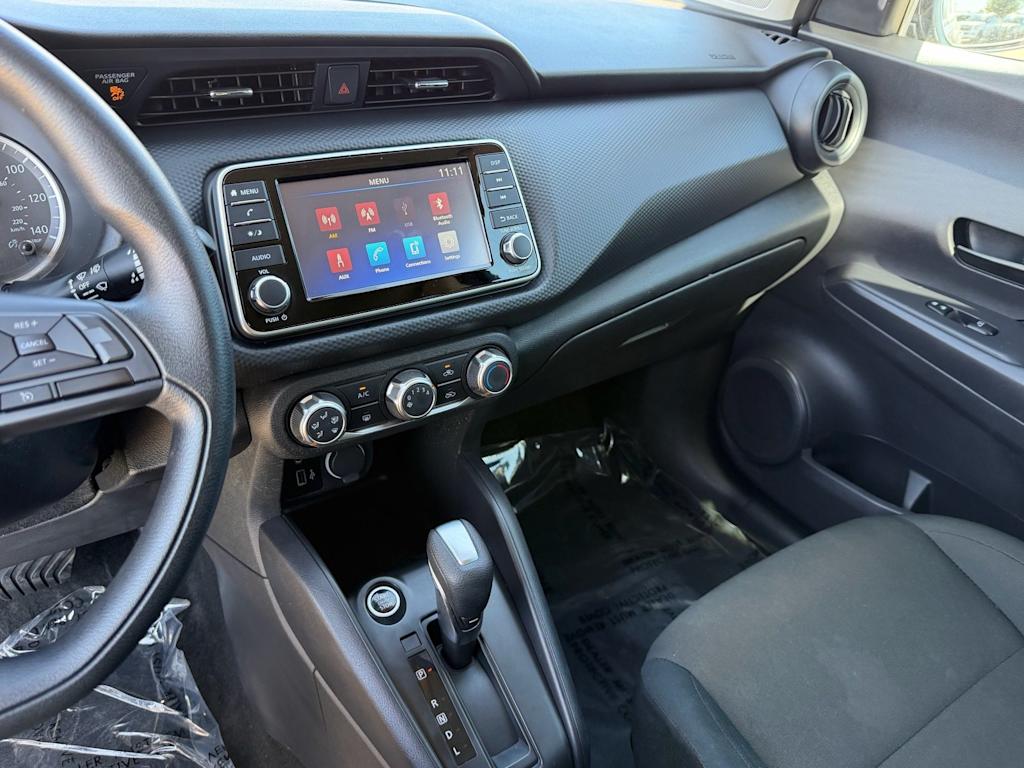 Thumbnail: 2024 Nissan Kicks - 8