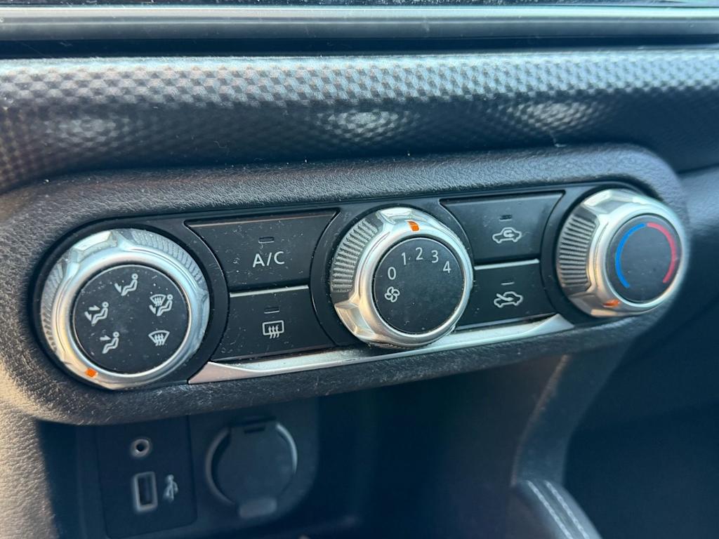 Thumbnail: 2019 Nissan Kicks - 15