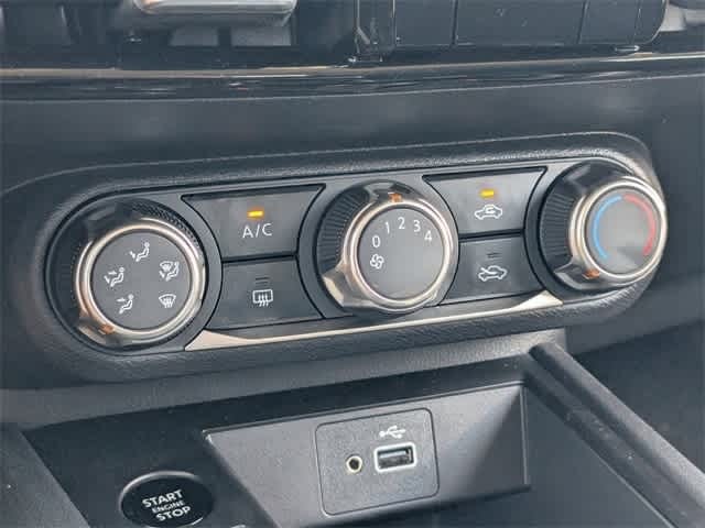 Thumbnail: 2025 Nissan Kicks - 25