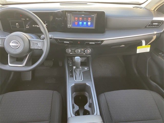 Thumbnail: 2025 Nissan Kicks - 7