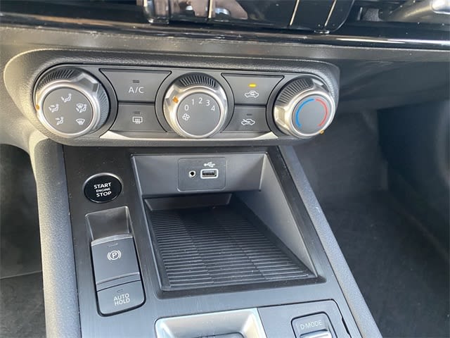 Thumbnail: 2025 Nissan Kicks - 24