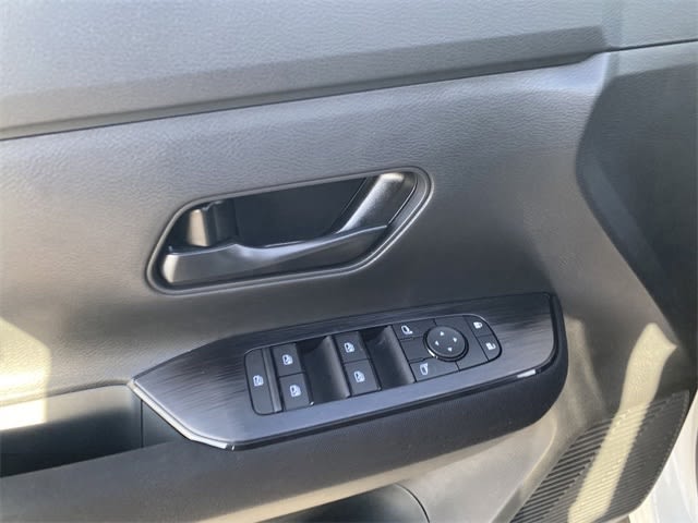 Thumbnail: 2025 Nissan Kicks - 21