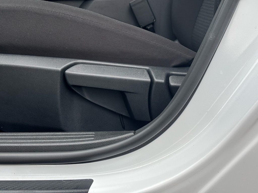 Thumbnail: 2026 Nissan Kicks - 21