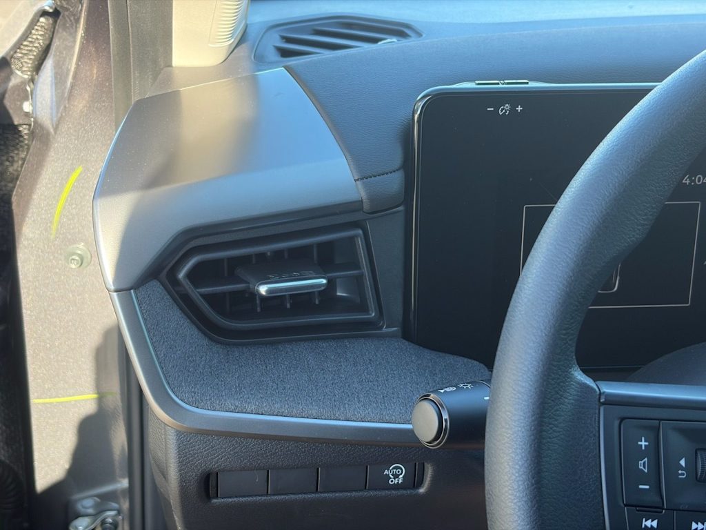 Thumbnail: 2026 Nissan Kicks - 16