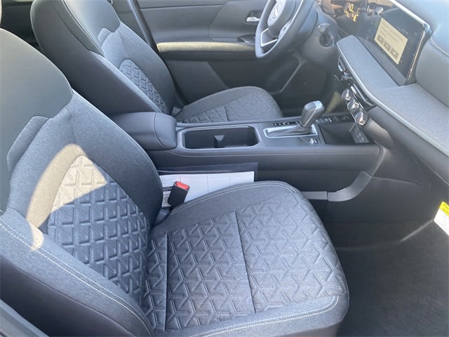 2025 Nissan Kicks SV 18