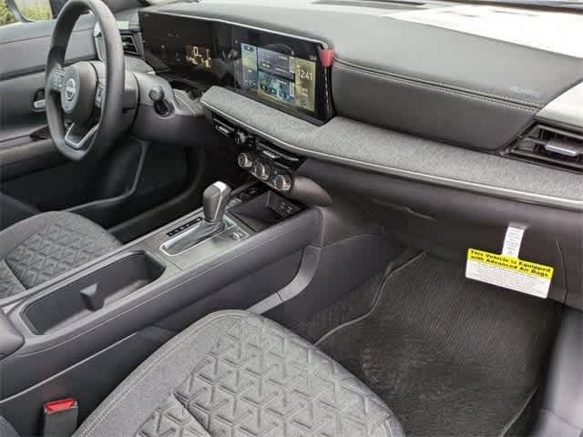 Thumbnail: 2025 Nissan Kicks - 2