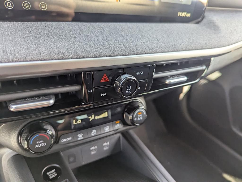 Thumbnail: 2026 Nissan Kicks - 26