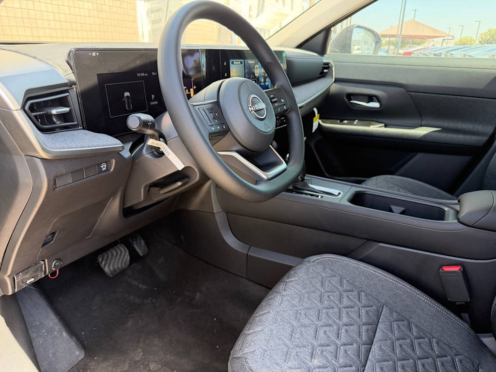 Thumbnail: 2026 Nissan Kicks - 2