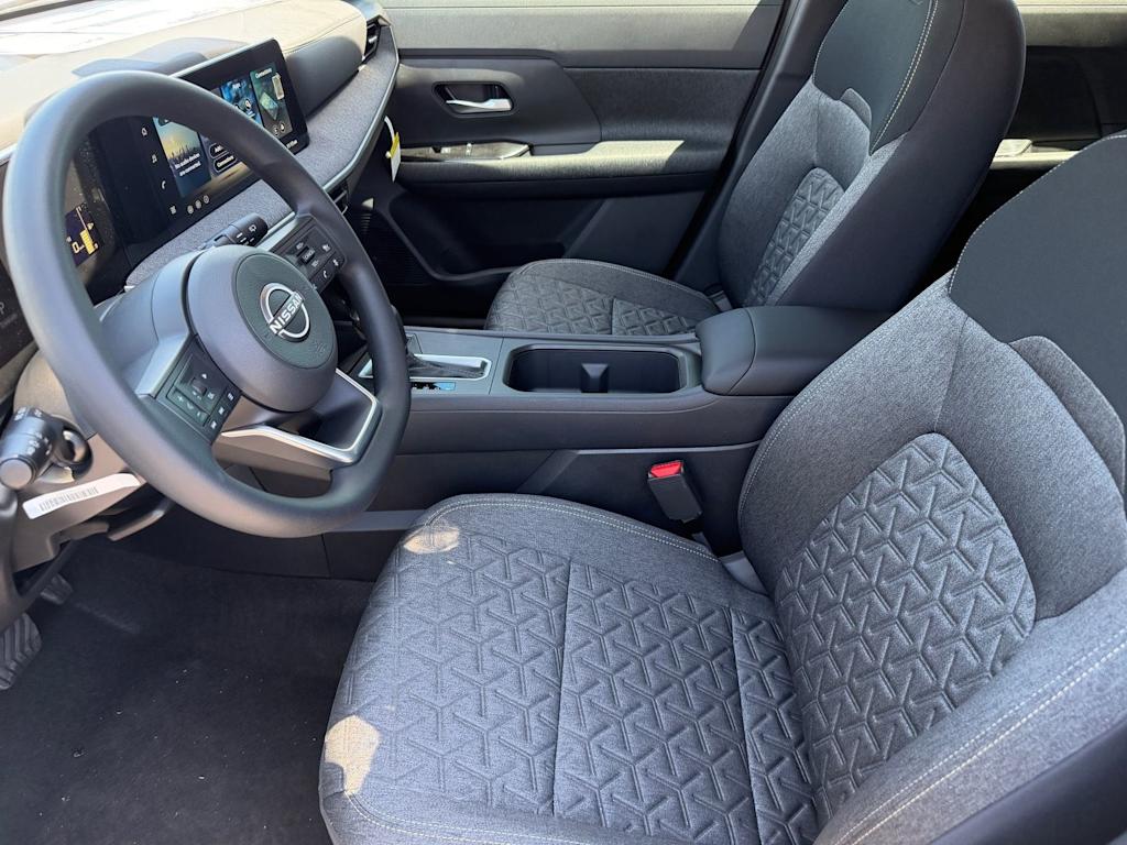 Thumbnail: 2026 Nissan Kicks - 10