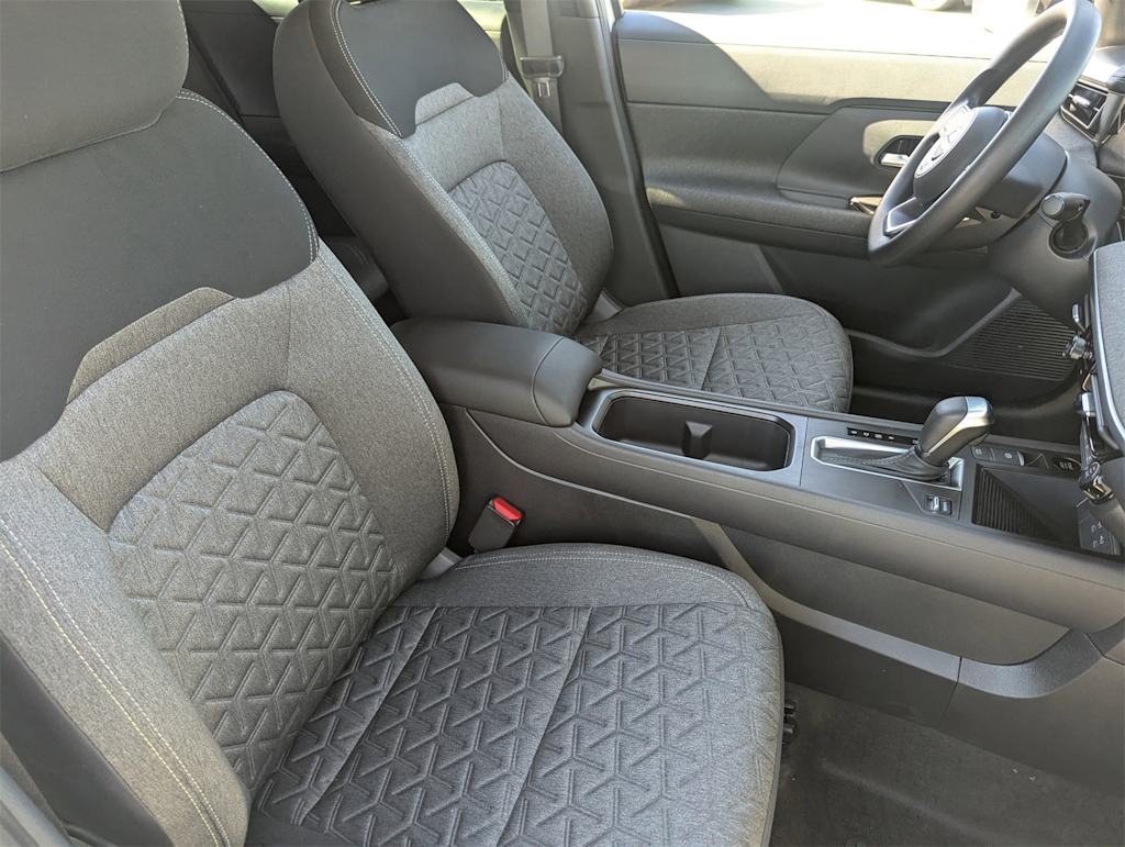 Thumbnail: 2026 Nissan Kicks - 9