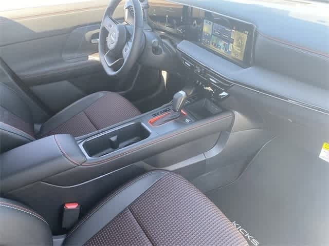 Thumbnail: 2025 Nissan Kicks - 2