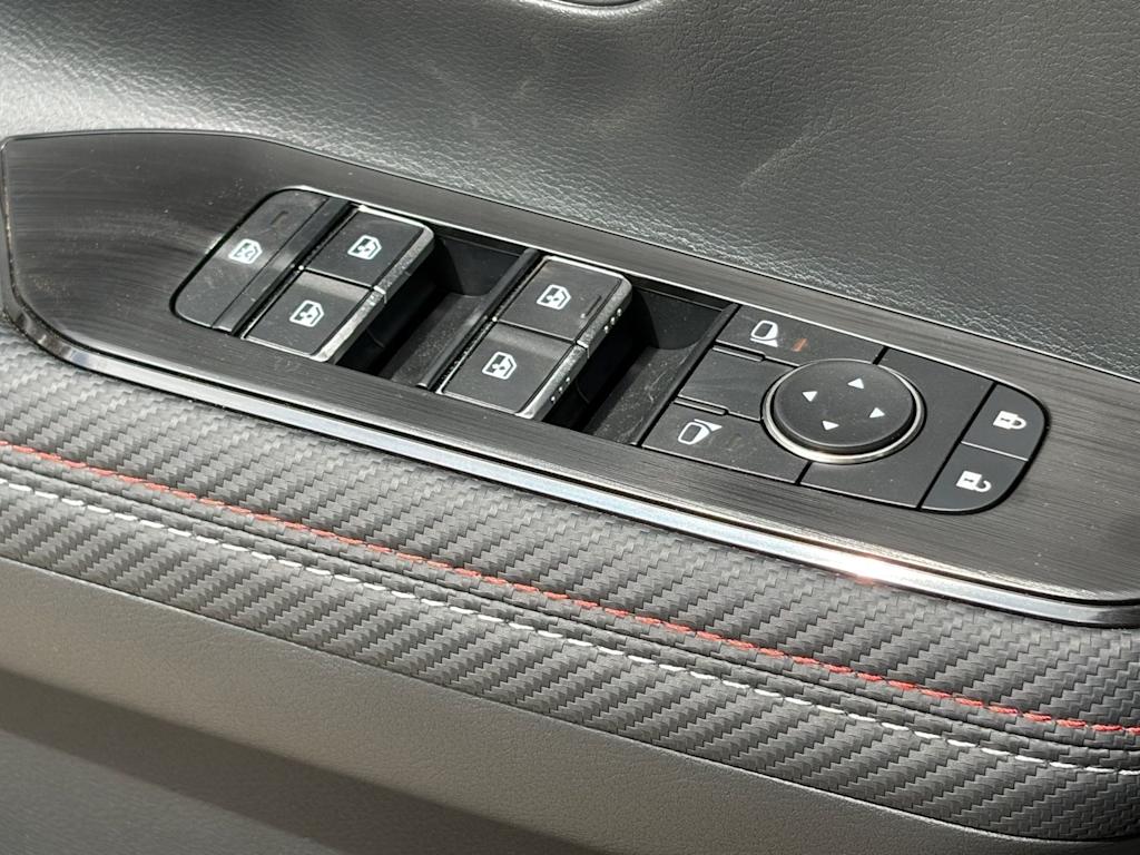 Thumbnail: 2026 Nissan Kicks - 16