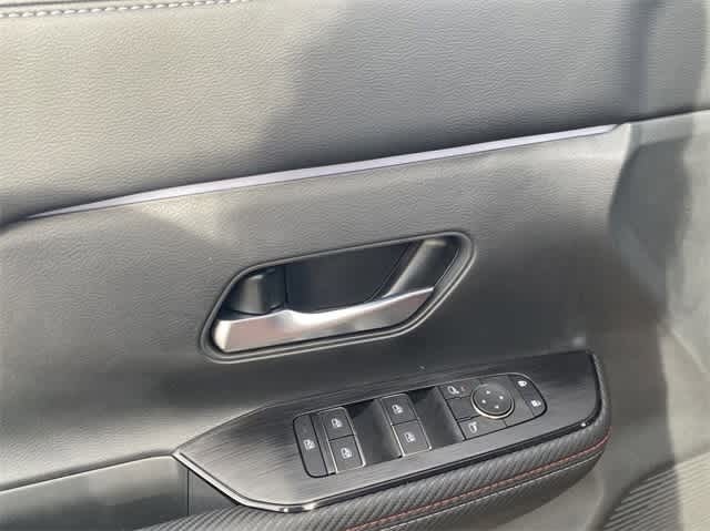 Thumbnail: 2025 Nissan Kicks - 24