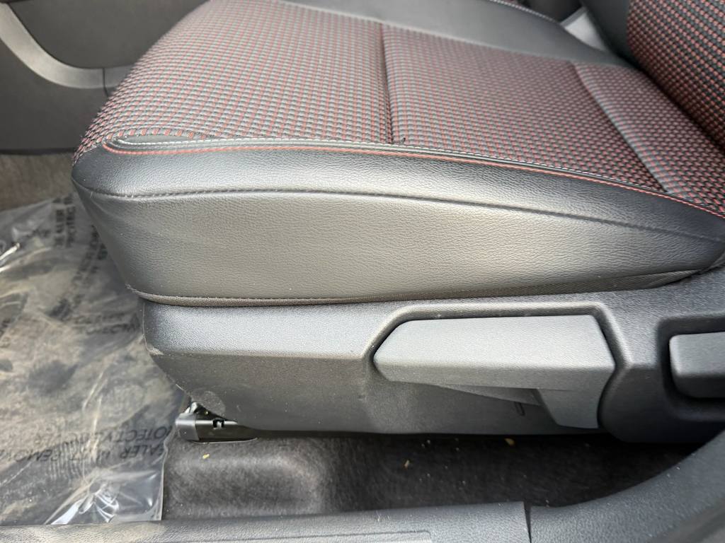 Thumbnail: 2025 Nissan Kicks - 27