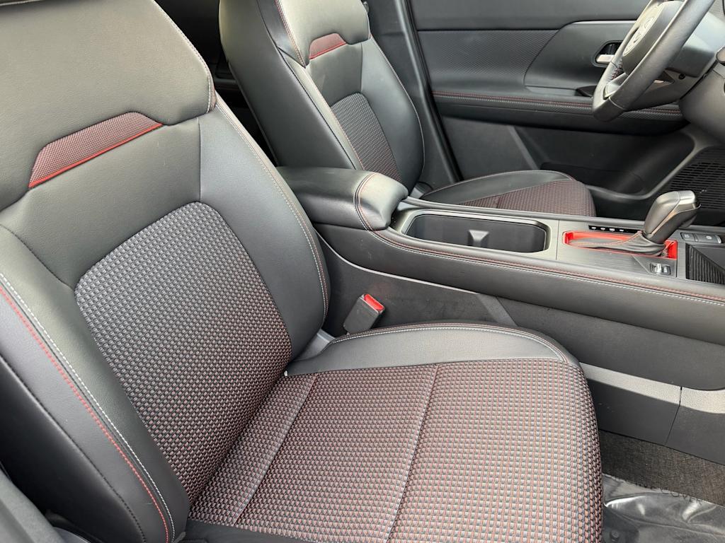 Thumbnail: 2025 Nissan Kicks - 10