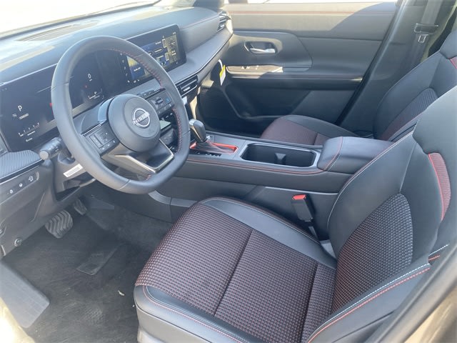 2025 Nissan Kicks SR 9
