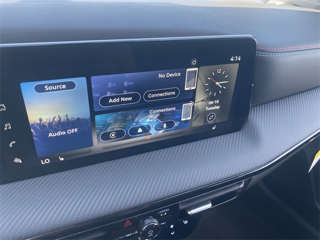 2025 Nissan Kicks SR 12