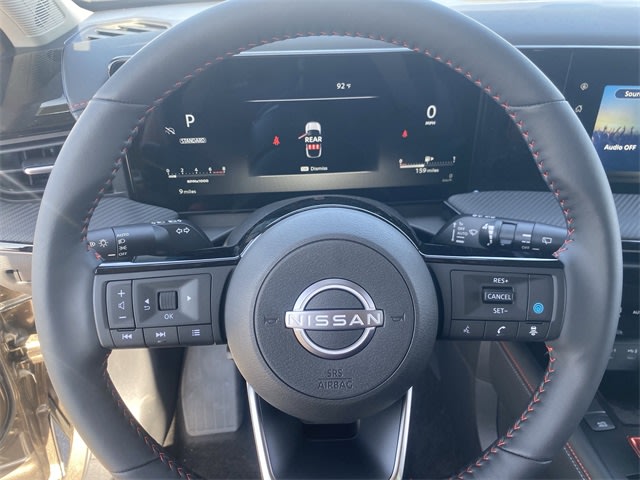 2025 Nissan Kicks SR 8