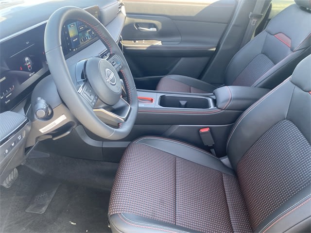 2025 Nissan Kicks SR 21