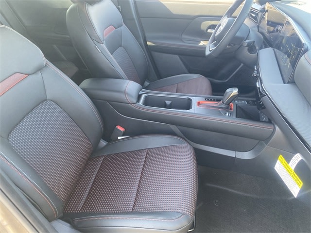 2025 Nissan Kicks SR 10