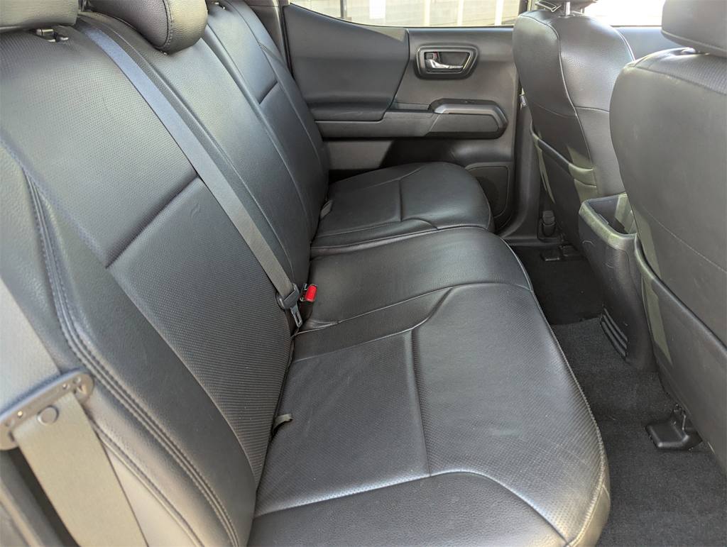 Thumbnail: 2019 Toyota Tacoma - 10