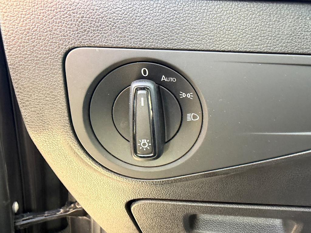 Thumbnail: 2018 Volkswagen Tiguan - 3