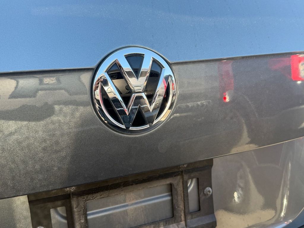 Thumbnail: 2018 Volkswagen Tiguan - 10