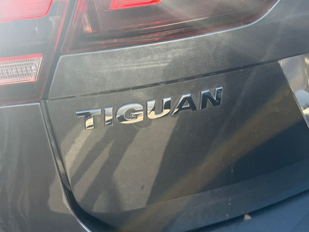 Thumbnail: 2018 Volkswagen Tiguan - 11