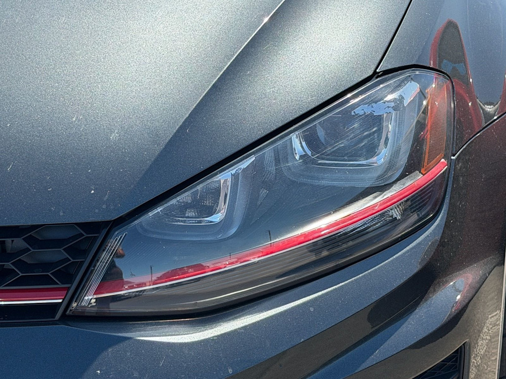 Thumbnail: 2017 Volkswagen Golf - 10