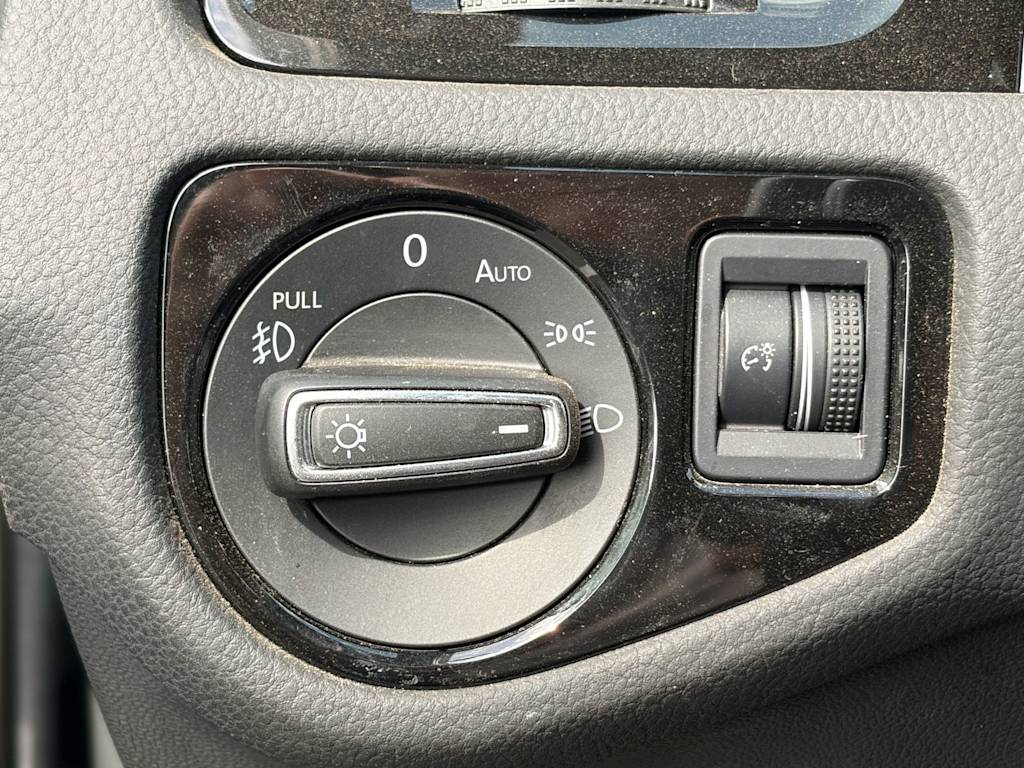 Thumbnail: 2019 Volkswagen Golf - 13
