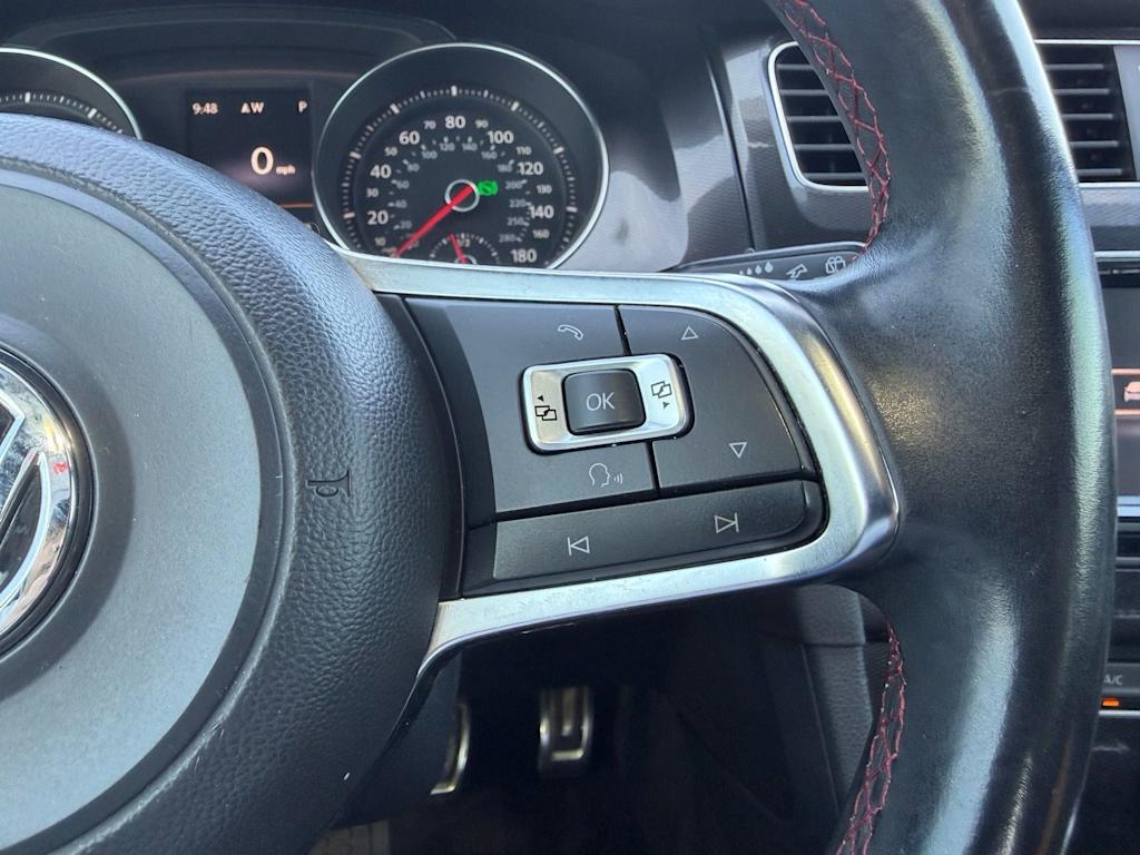 Thumbnail: 2015 Volkswagen Golf - 14