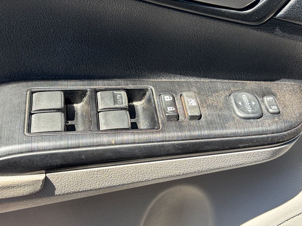 Thumbnail: 2013 Toyota Camry - 11