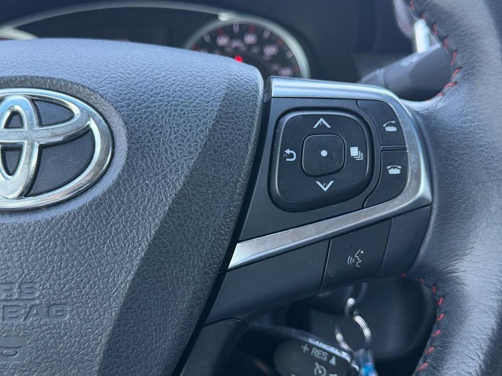 Thumbnail: 2015 Toyota Camry - 12